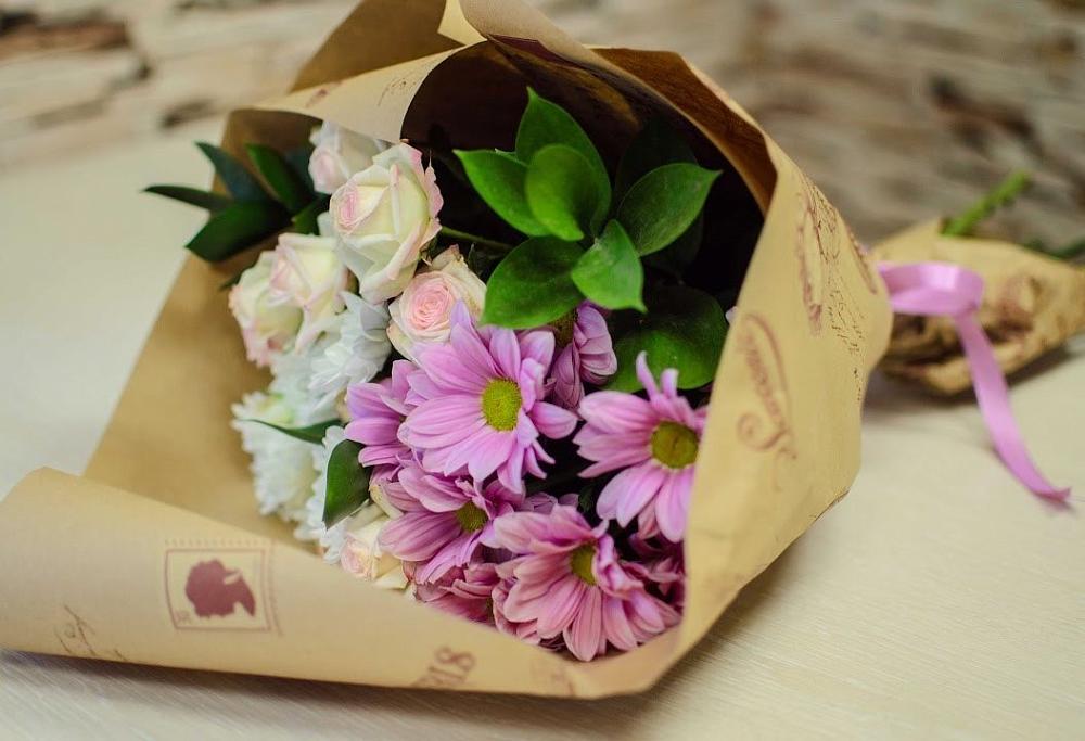 Букет цветов из: Розы и Хризантемы в Великоархангельском