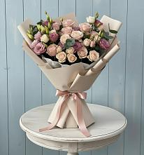 Букет цветов из:  Розы и Лизиантусы в Великоархангельском