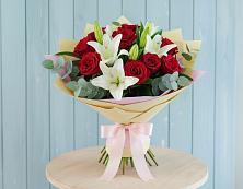 Букет цветов из:  Лилии и Розы в Великоархангельском