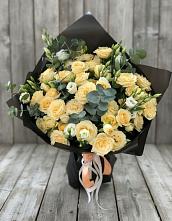 Букет цветов из:  Розы и Лизиантусы в Великоархангельском