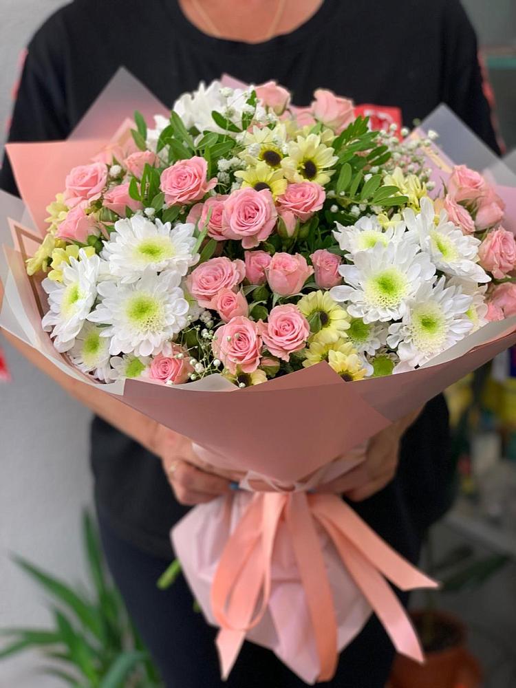 Букет цветов из: Розы и Хризантемы в Великоархангельском