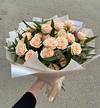 Букет Кремовые розы Латте в Великоархангельском