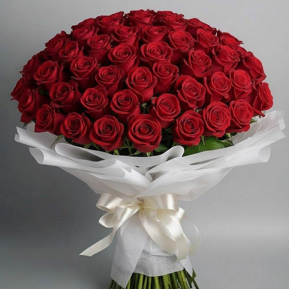 Букет 101 Красная роза Блэк Мэджик в Великоархангельском