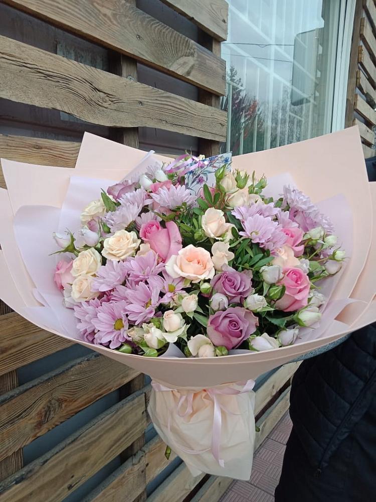 Букет цветов из: Розы и Хризантемы в Великоархангельском