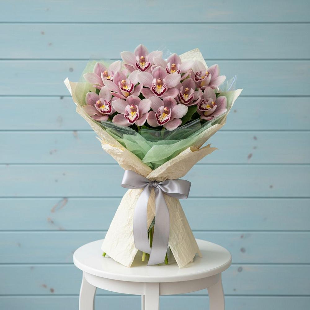 Букет цветов из: Орхидеи и Розы в Великоархангельском