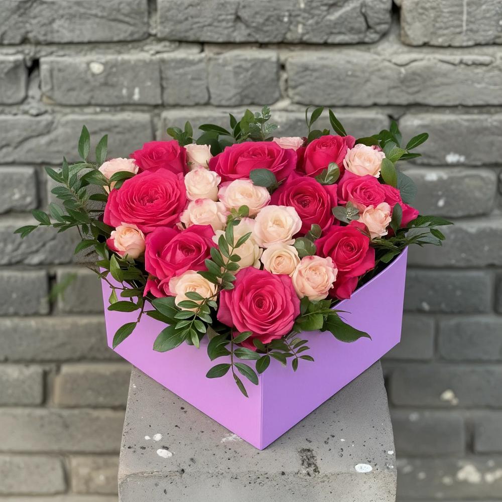 Цветочная композиция из Розы в коробке в Великоархангельском