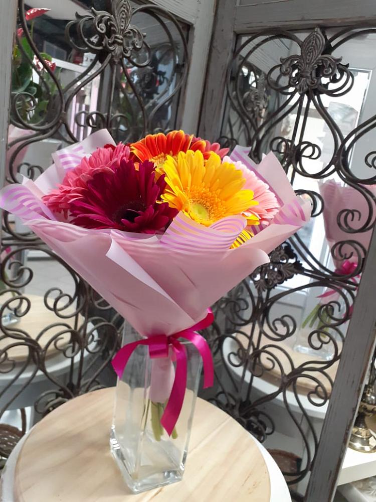 Букет цветов из: Герберы в Великоархангельском