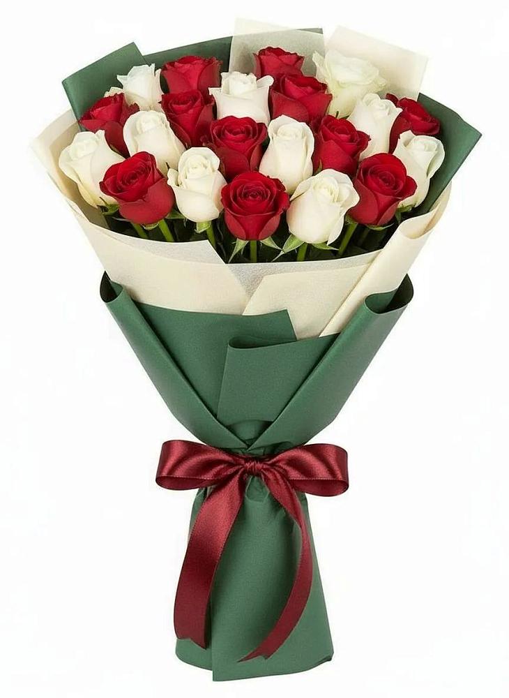 Букет Микс из красных и белых роз в Великоархангельском