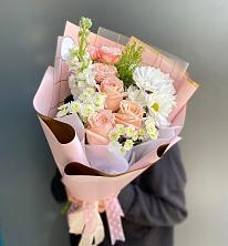 Букет цветов из:  Хризантемы и Розы в Великоархангельском