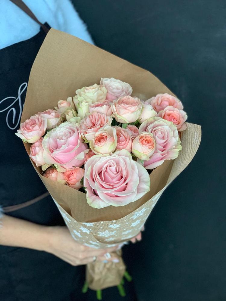 Букет цветов из: Хризантемы и Розы в Великоархангельском