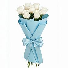 Букет 7 белых роз Проуд в Великоархангельском