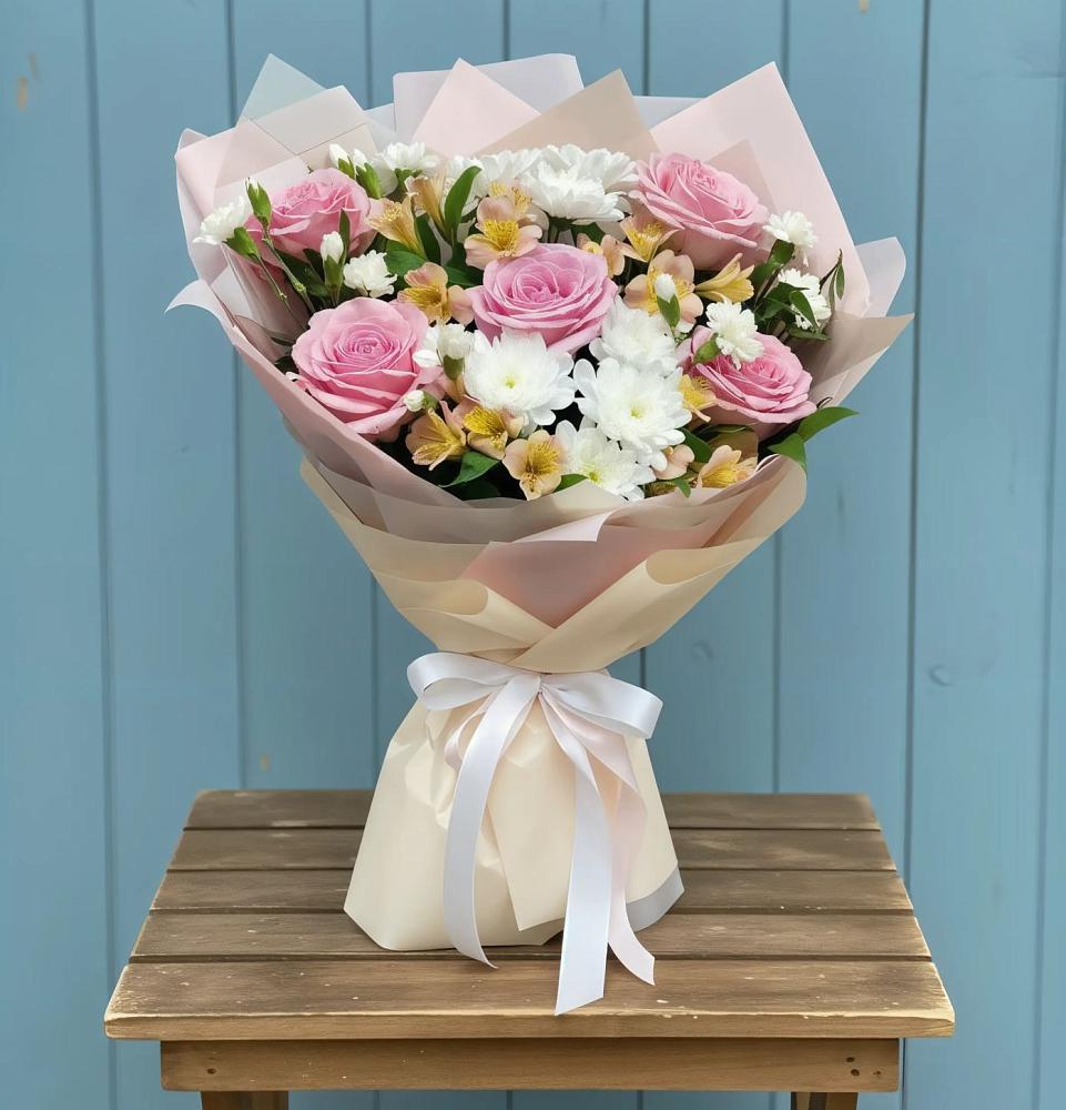 Букет цветов из: Гвоздики, Орхидеи и Розы в Великоархангельском