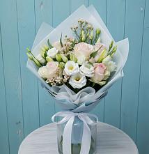 Букет цветов из:  Розы и Лизиантусы в Великоархангельском