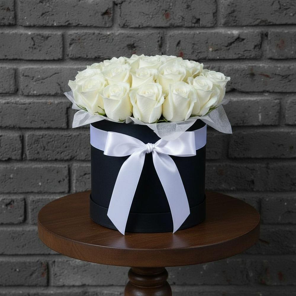 Цветочная композиция из Розы в шляпной коробке в Великоархангельском