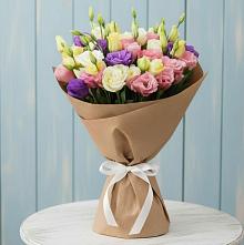 Букет цветов из:  Лизиантусы в Великоархангельском