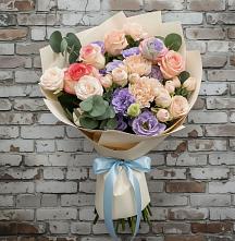 Букет цветов из:  Розы, Лизиантусы и Гвоздики #REPLACE_PRED# Великоархангельском