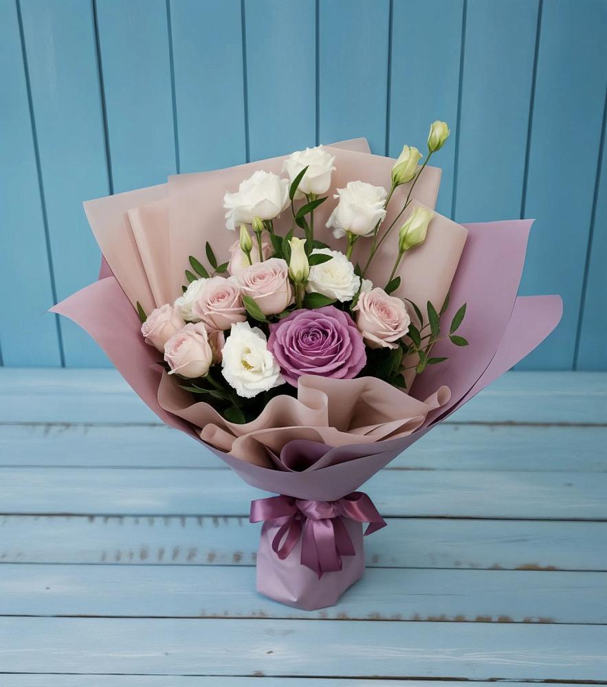 Букет цветов из: Розы и Лизиантусы в Великоархангельском